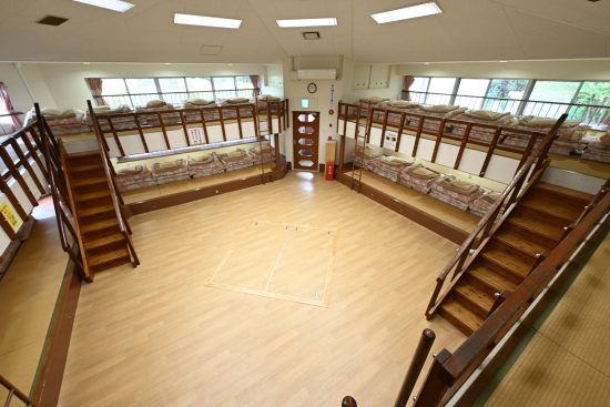 青少年宿泊研修棟　室内